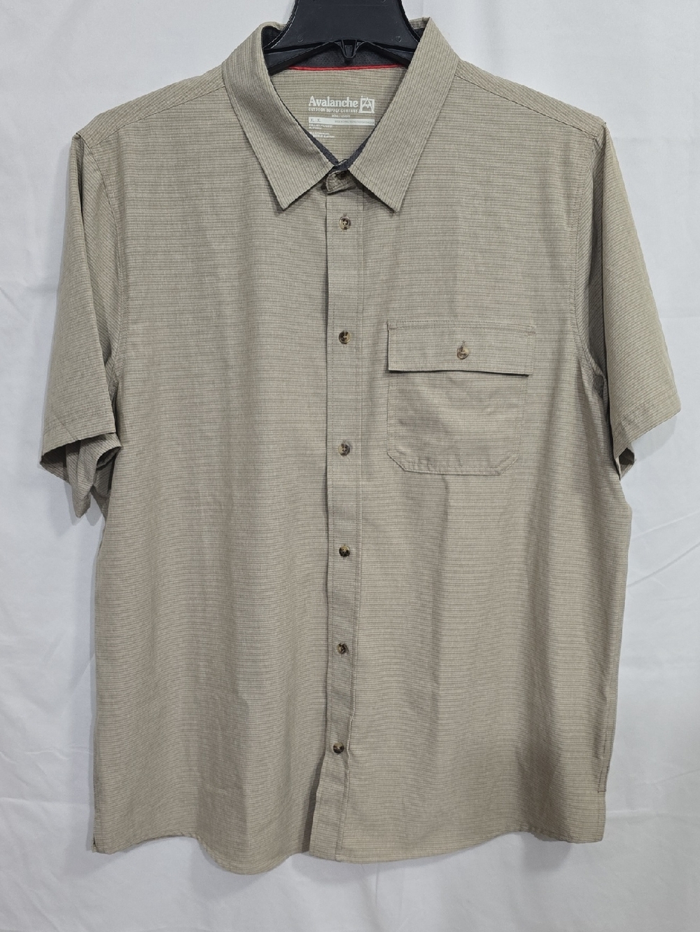 Avalanche Outdoor Mens XL Beige Short Sleeve Shirt With Chest Pocket Lightweight